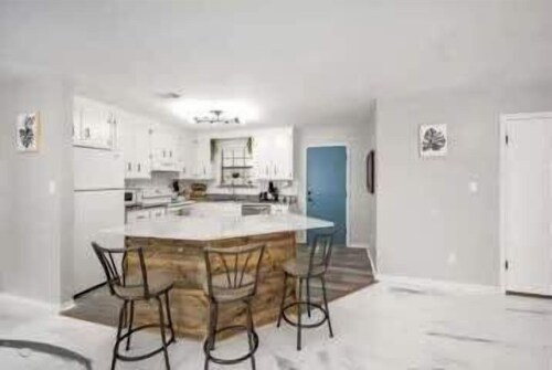 The PanAm, fire pit, bbq, kid & dog friendly