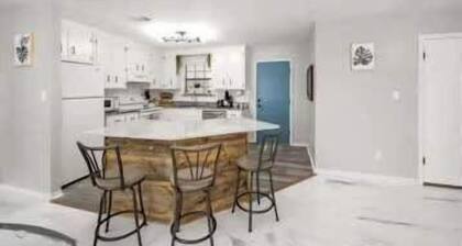 The PanAm, fire pit, bbq, kid & dog friendly