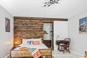 2 Schlafzimmer, Schreibtisch, Bügeleisen/Bügelbrett, Reisekinderbett