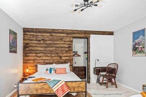 2 bedrooms, iron/ironing board, travel cot, WiFi