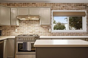 Fridge, coffee/tea maker, cookware/dishes/utensils - Pool House! Fire Pit~BBQ~ Family Friendly (Pensacola)