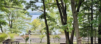 Cayuga lake cottage with private lake access