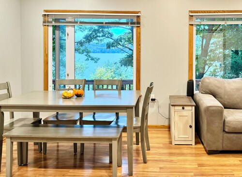 Cayuga lake cottage with private lake access