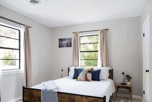 11 間睡房、熨斗/熨衫板、可攜式嬰兒床、Wi-Fi