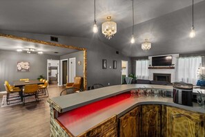 Dining - Oakside Retreat 35 guests-6 Units Unique (Pensacola)