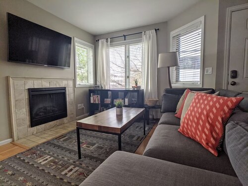 Downtown Creekside Retreat