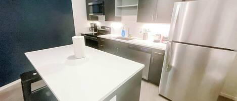 Mikrowelle, Ofen, Herdplatte, Geschirrspüler