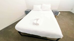 1 bedroom, WiFi, bed sheets