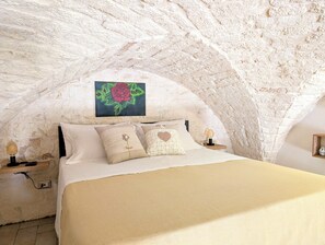 2 bedrooms, in-room safe, iron/ironing board, travel cot