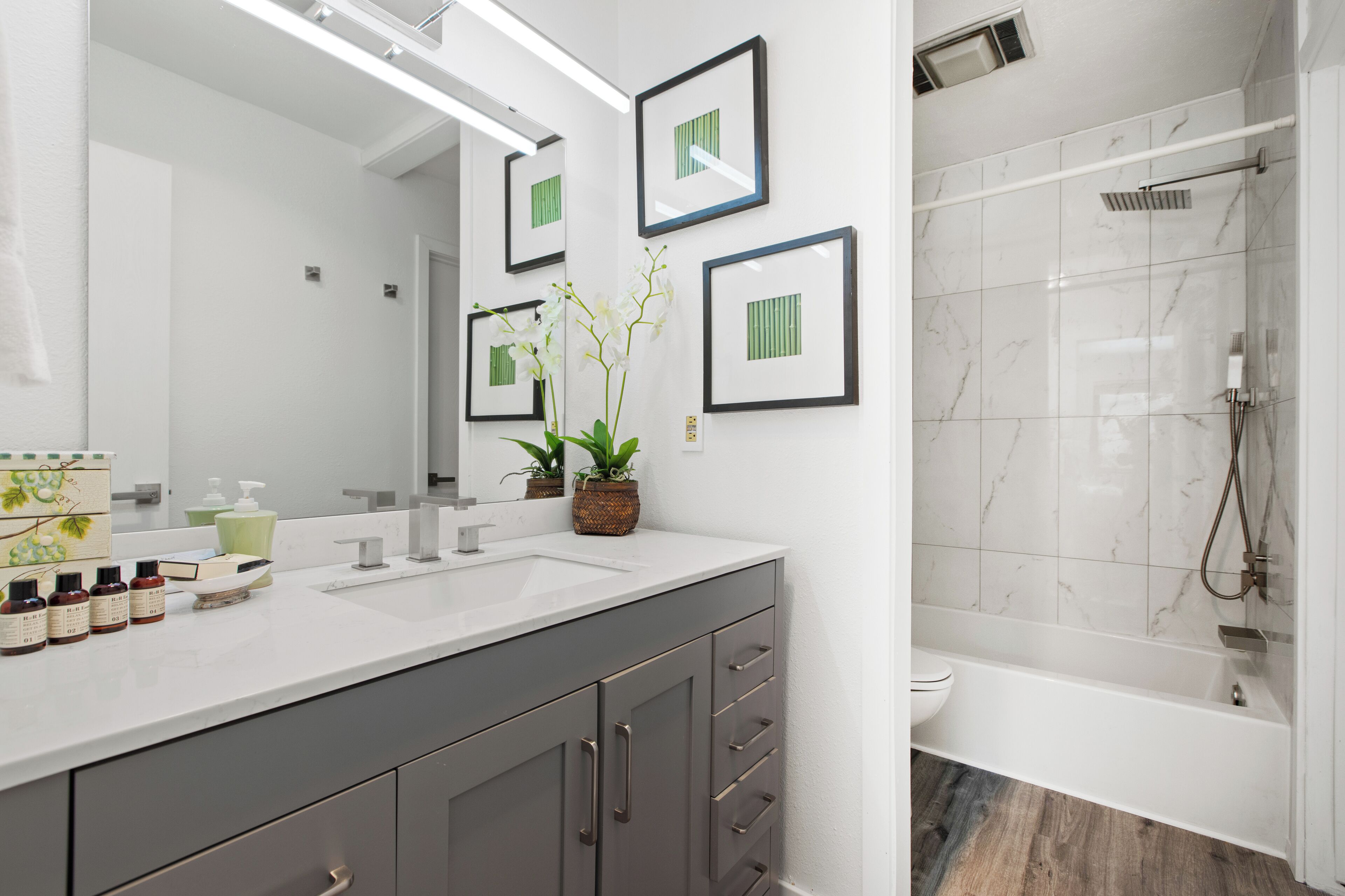 Comfort Condo, 2 Bedrooms, Mountain View | Bathroom