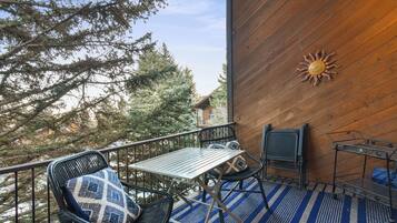 Kondominium Superior, pemandangan gunung | Teras/patio