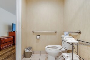 Deluxe Single Room, 1 King Bed, Accessible Bathtub, Non Smoking | Bathroom | Combined shower/bathtub, hair dryer, towels, soap - Oceanus Motel (Rehoboth Beach)