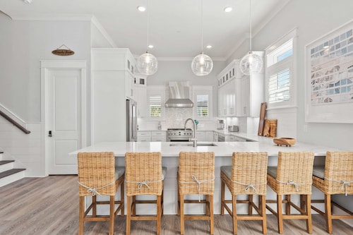 Gulf-view Retreat w/ Rooftop Deck + Private Pool Villa Anesi by Avantstay