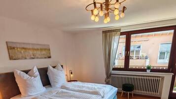 5 bedrooms, free WiFi, bed sheets