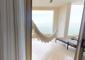 Interior - Deluxe Room at Garza Blanca Puerto Vallarta (Puerto Vallarta)