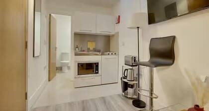 Stunning Compact Studio in Portsea