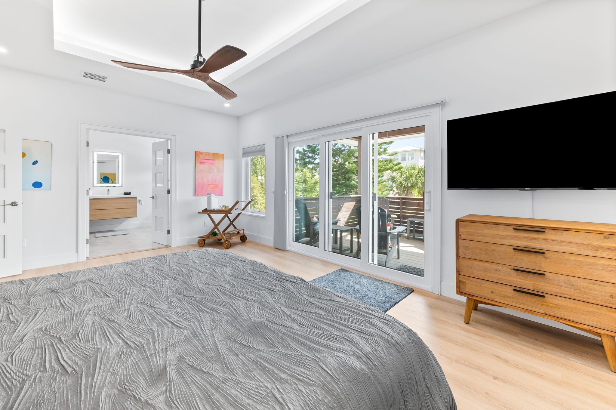 4 chambres, fer et planche à repasser, lit parapluie, Wi-Fi gratuit