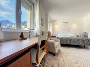 6 bedrooms, WiFi, bed sheets