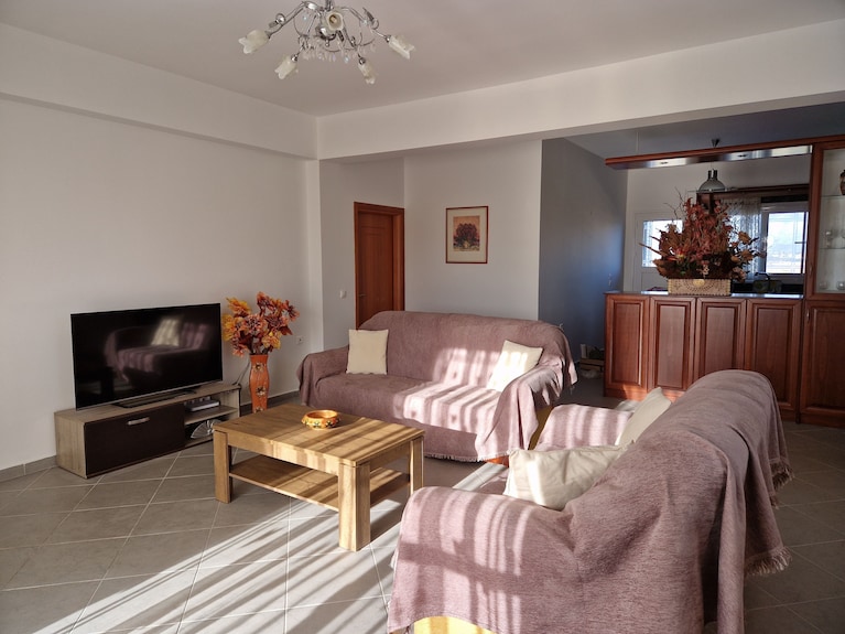 A Family-friendly Villa Located In A Very Quiet Area! - Sarandë
