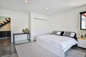 3 bedrooms, WiFi, bed sheets