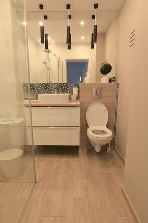 Haartrockner, Seife, Toilettenpapier