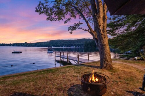 The Point at Merrymeeting – Lakefront Luxury Stay