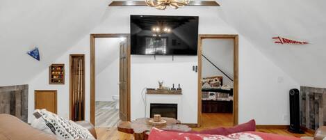 Smart TV, lareira, videogames