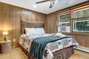 7 chambres, bureau, fer et planche à repasser, lit parapluie