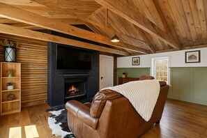 Interior - Rustic Beauty, Fireplace, Cows & Mountain Views (Gilmanton)