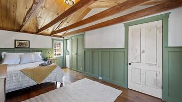 1 bedroom, desk, iron/ironing board, WiFi