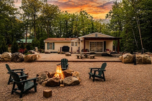 Peaceful Lakes Region Escape| Boat Dock Option