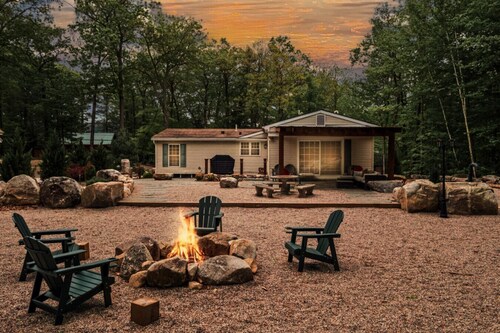 Peaceful Lakes Region Escape| Boat Dock Option