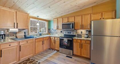 Cozy 3BR w/ Firepit + Boat Slip Option