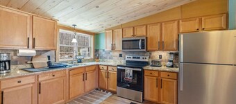 Cozy 3BR w/ Firepit + Boat Slip Option