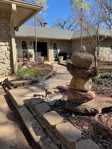 Spacious 4-bedroom, 2-1/2 bath, 2,700 sq ft, wooded one acre lot