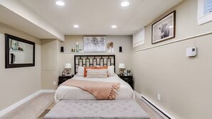 1 bedroom, in-room safe, desk, iron/ironing board