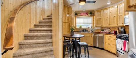 Mikrowelle, Ofen, Herdplatte, Geschirrspüler