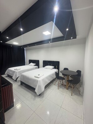 Literie de qualité supérieure, Wi-Fi gratuit, draps fournis