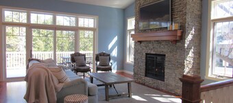 Fish Creek Beautiful Downtown Condo Sleeps 8