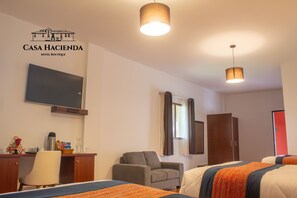 Standard Triple Room | Desk, laptop workspace, free WiFi