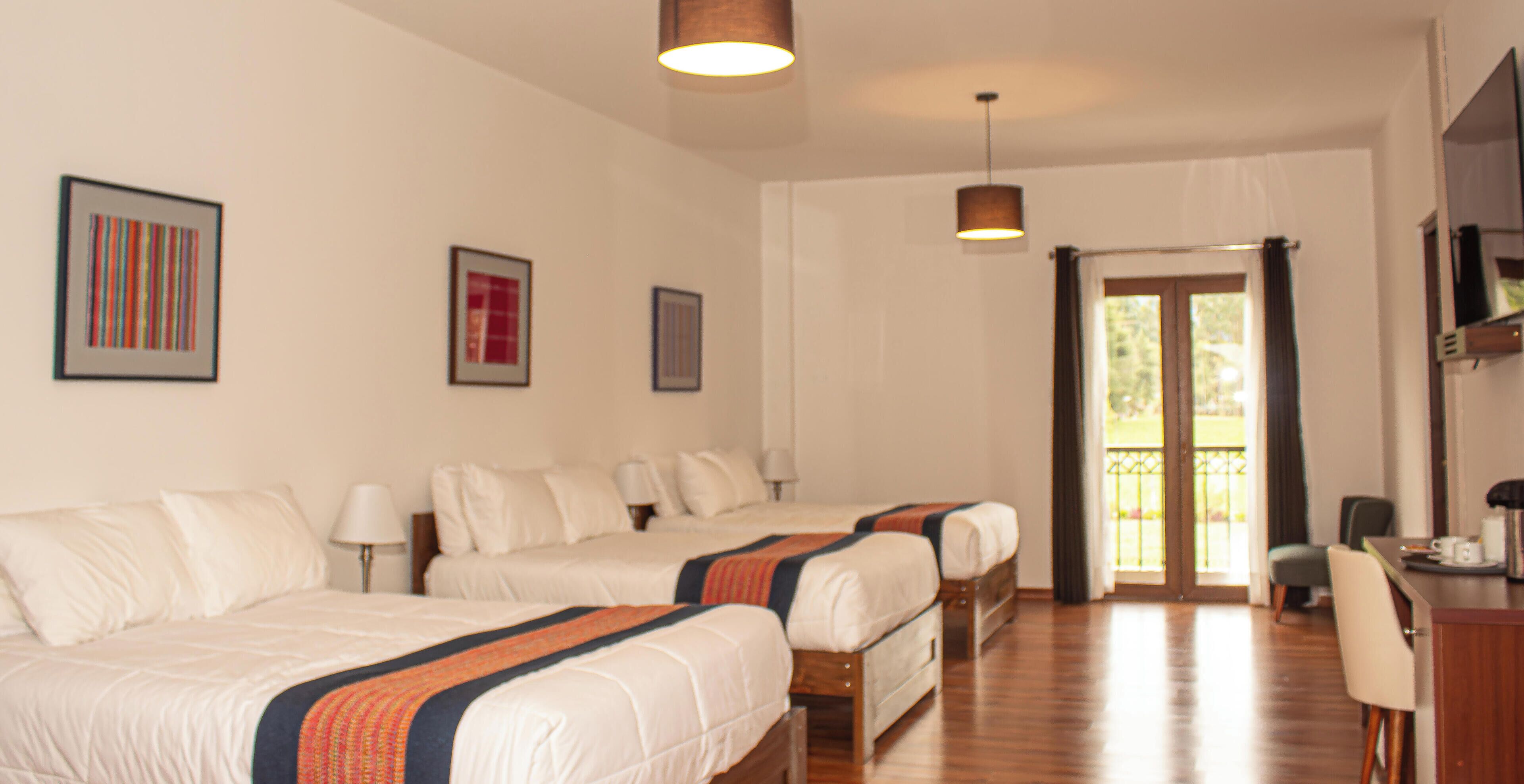 Chambre Triple Supérieure | Bureau, espace de travail pour ordinateur portable, Wi-Fi gratuit