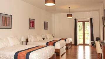 Superior Triple Room | Desk, laptop workspace, free WiFi