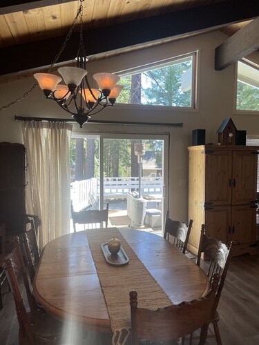 Darling 2-bedroom house on golf course at Lake Almanor West