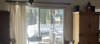 Darling 2-bedroom house on golf course at Lake Almanor West