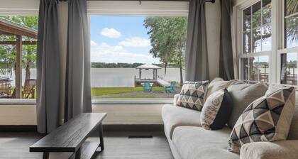 Private lakefront retreat