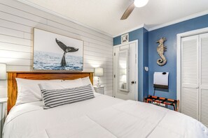 1 bedroom, WiFi, bed sheets - Oceanfront Gem w/ Views in North Topsail Beach (North Topsail Beach)