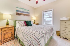 2 Schlafzimmer, Schreibtisch, Bügeleisen/Bügelbrett, WLAN
