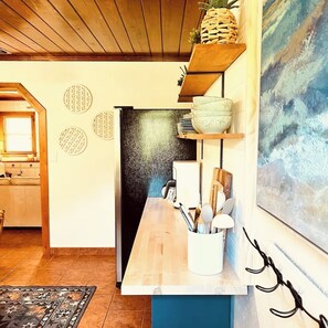 Interior - DOCKSIDE BUNGALOW: Dog Friendly - Bungalow Retreat - Kings Bay, Crystal River (Crystal River)