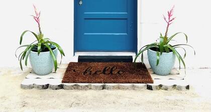 DOCKSIDE BUNGALOW: Dog Friendly - Bungalow Retreat - Kings Bay, Crystal River