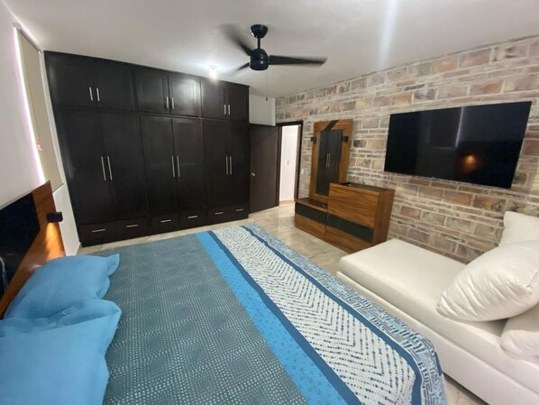 4 chambres, fer et planche à repasser, Wi-Fi, draps fournis